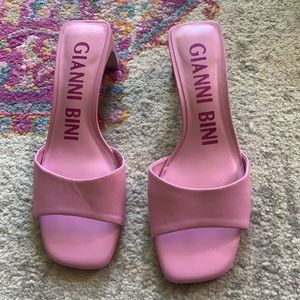Gianni Bini pink sandals